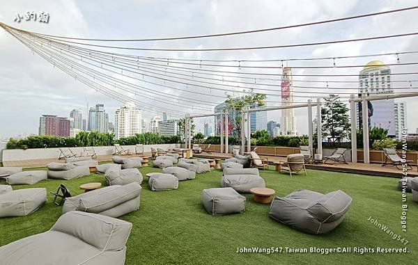 Moxy Bangkok Hotel outdoor relax zone3.jpg