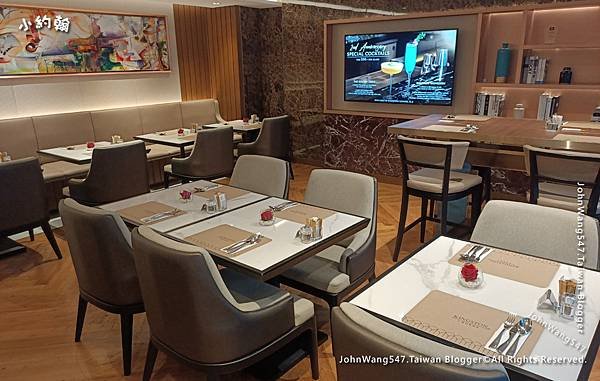 Aira Hotel Bangkok曼谷艾拉飯店早餐吧座位1.jpg