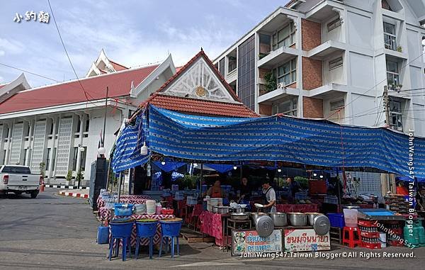 Phra Samut Chedi Festival Market3.jpg