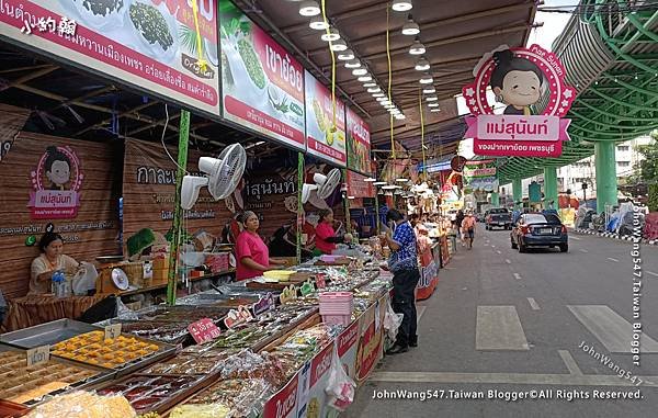 Phra Samut Chedi Festival Market5.jpg