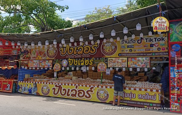 Phra Samut Chedi Festival Market早市攤商.jpg