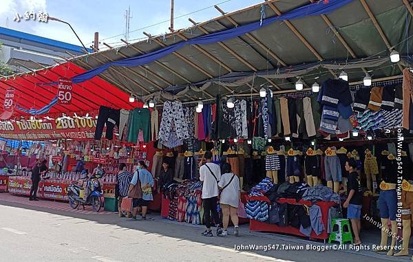 Phra Samut Chedi Festival Market早市服飾攤5.jpg