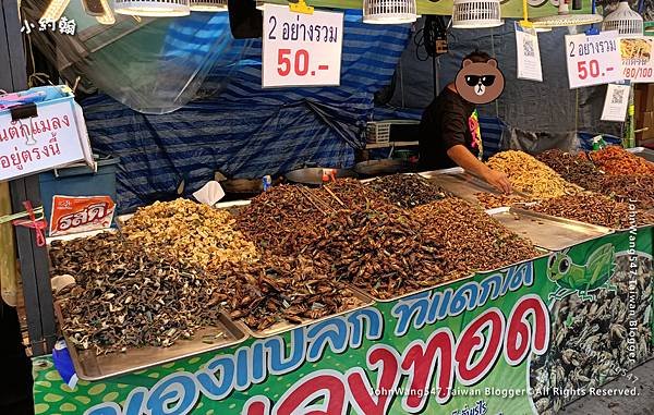 Phra Samut Chedi Festival Market炸昆蟲.jpg