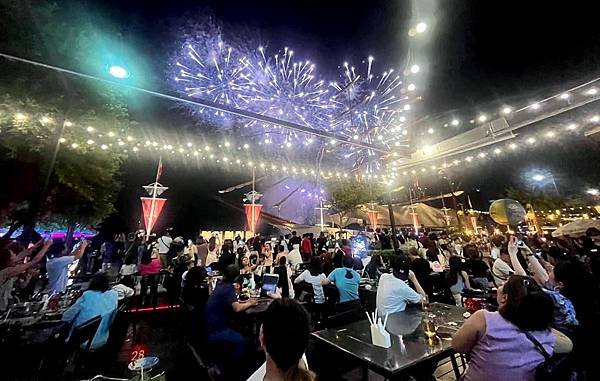 Asiatique fireworks1.jpg