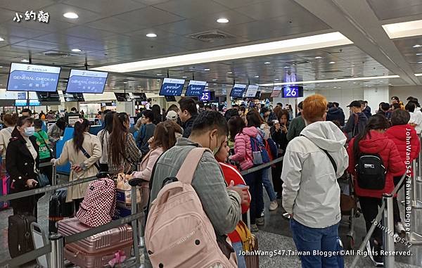 星宇航空Starlux桃園T2機場報到櫃台2.jpg