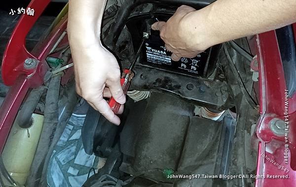機車換電瓶拆解2.jpg