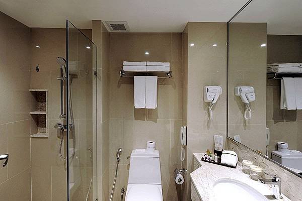 Al Meroz Hotel Bangkok Hotel Room3.jpg
