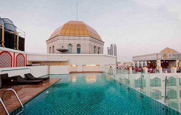 Al Meroz Hotel Bangkok Hotel Swimming pool2.jpg