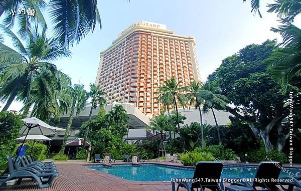 Centara Grand at Central Plaza Ladprao Bangkok.jpg