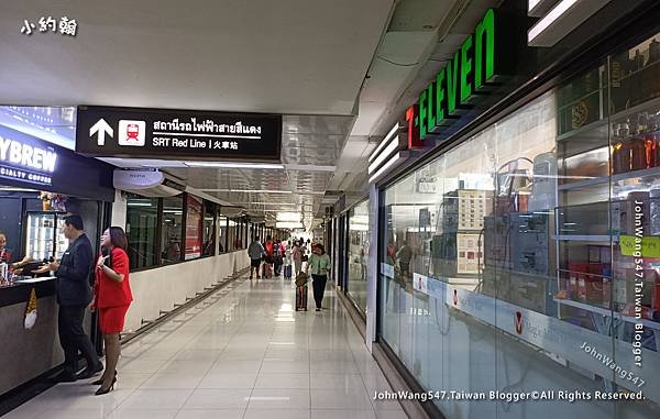 廊曼機場7-11超商Magic Food美食街2.jpg