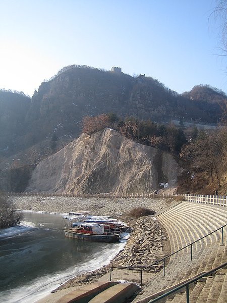 虎山長城下的一步跨
