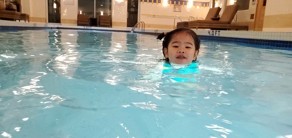 泳池裡的小魚兒 20211102_191200_Hotel.jpg