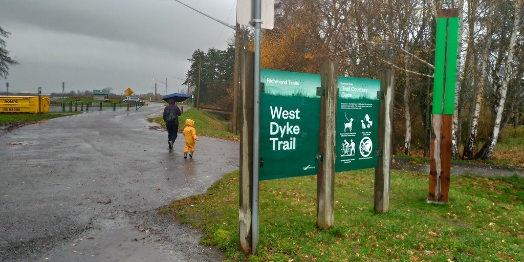 West Dyke Trail 雨中散步 20211125_094939_Terra Nova Rural Park.jpg