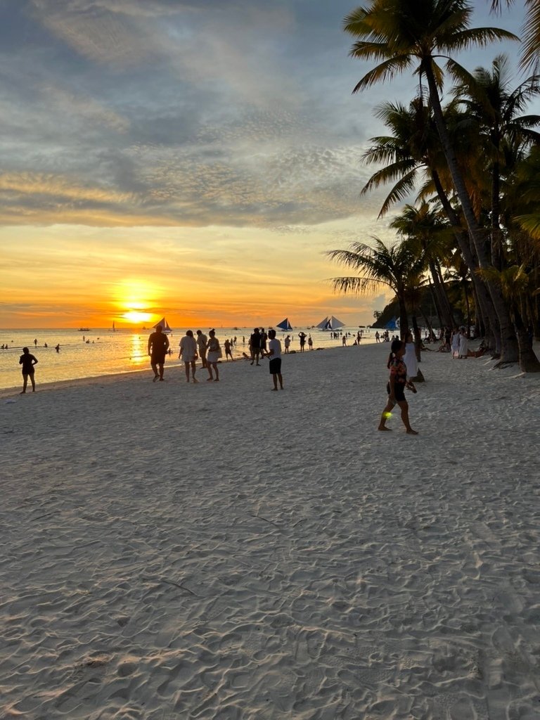 叢林旅館野趣生活 20220429_Boracay_89_White Beach.jpg