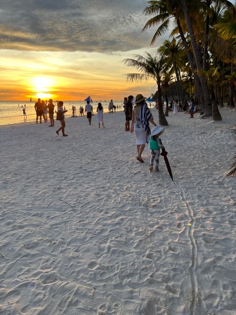 叢林旅館野趣生活 20220429_Boracay_92_White Beach CaHe.jpg