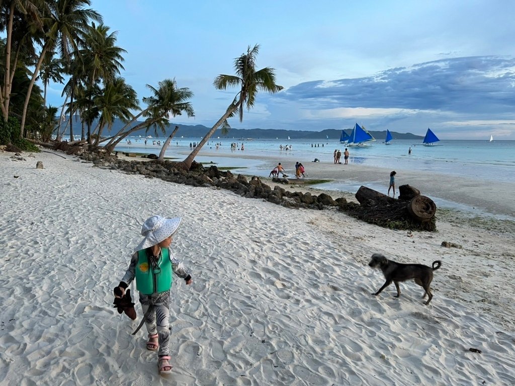 叢林旅館野趣生活 20220429_Boracay_107_He %26; Dog.jpg