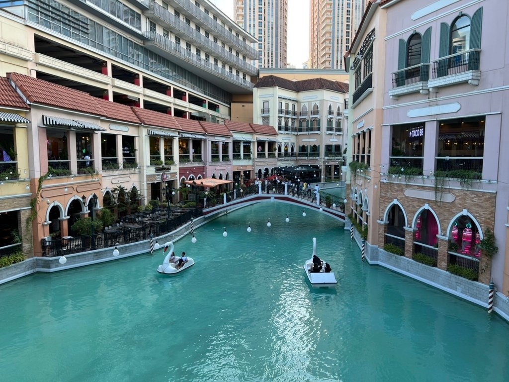 海琪在Kidzooona兒童遊樂場 20220509_Manila_41_Venice Grand Canal Mall.jpg