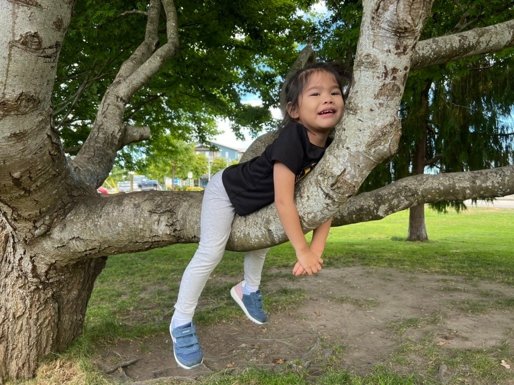 夏娜阿二要學爬了 20220721_165400_He_Steveston Village.jpg