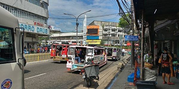 遊車河到UPV Iloilo_20230223_JM Basa St 08.JPG