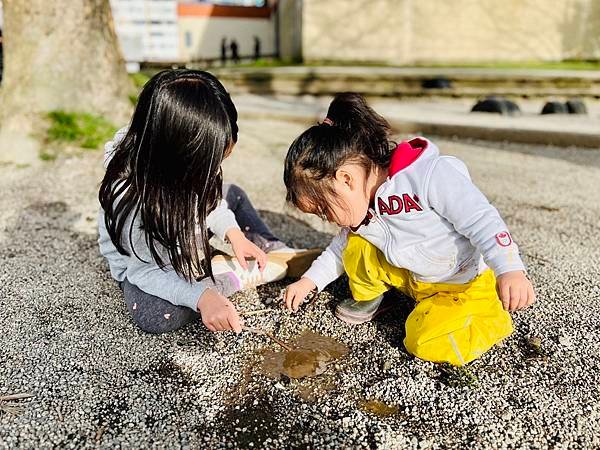 夏娜的眼神酷冷犀利 20240401_172900_HeSa_Minoru Park.JPG