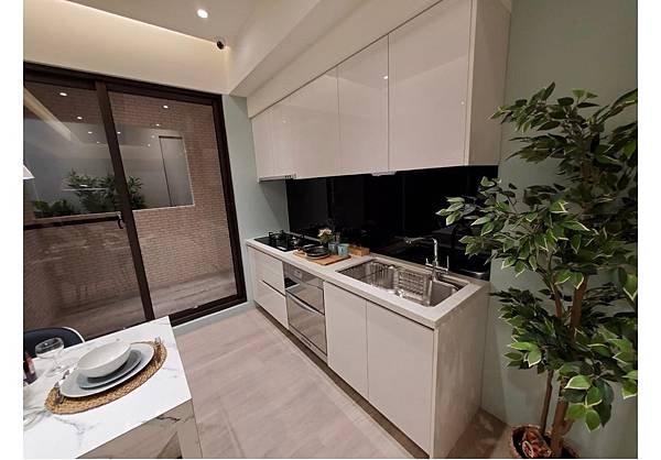 LINE_ALBUM_jq_220326_1.jpg
