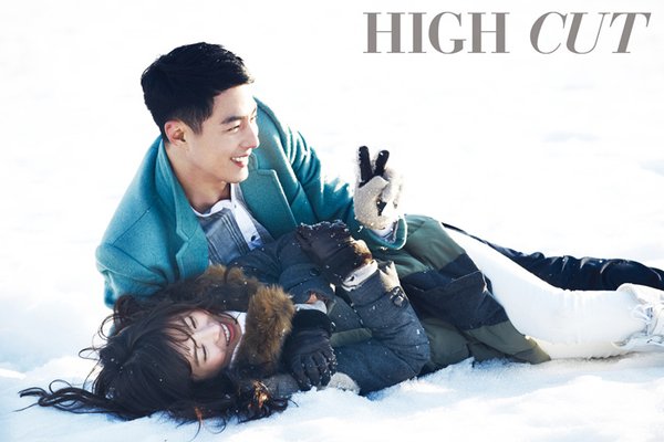 趙寅成&amp;宋慧喬_HIGHCUT_2013(97)_9.jpg