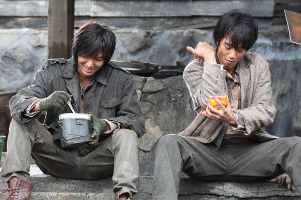 《江南1970》李敏鎬金來沅素顏演繹拾荒男 _1