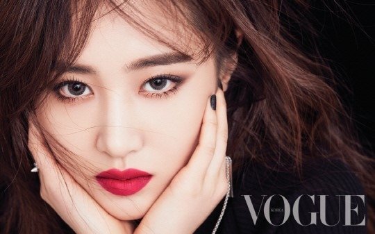 權俞利_VOGUE_201704_3