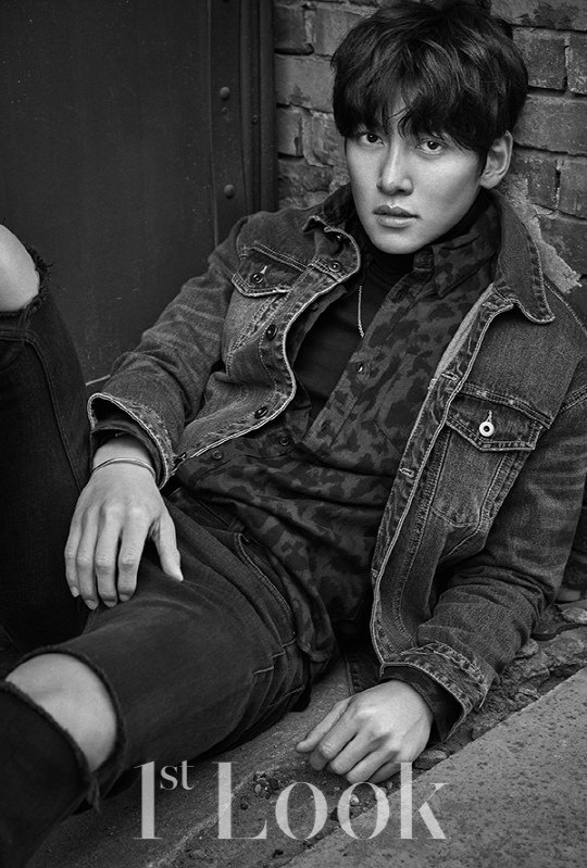 池昌旭_1st Look_201702_4.jpg