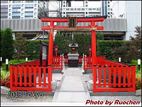 Aqua City Odaiba購物中心頂樓的神社