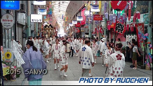 商店街剛好有祈福祭典