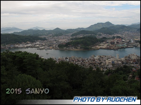 登上展望台一覽尾道港美景