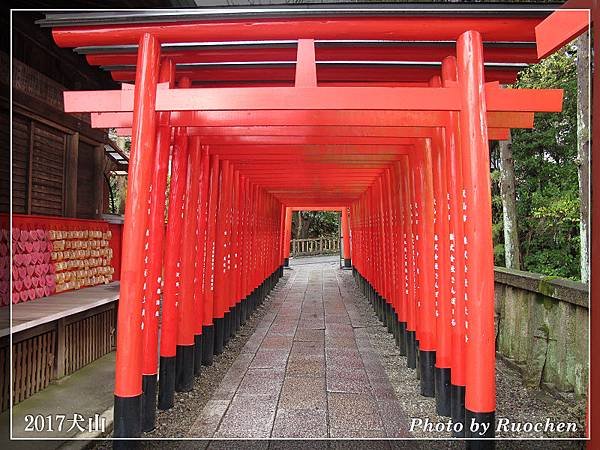 三光稻荷神社--鳥居隧道