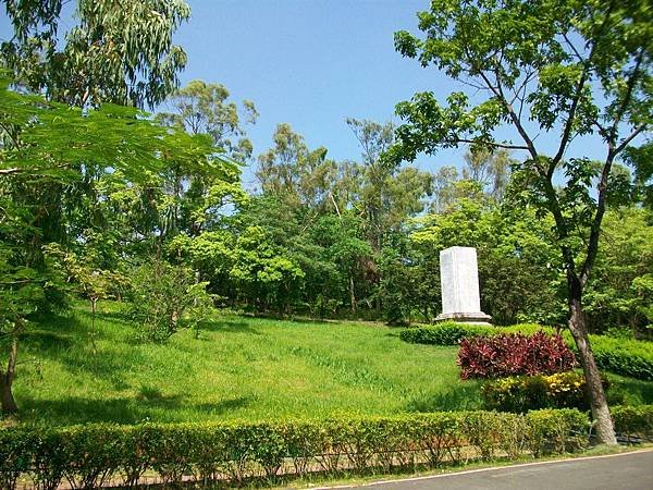 至真營區靠西岸道路