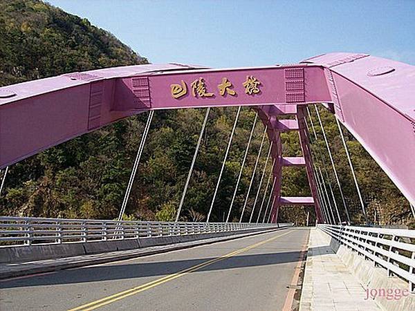 北橫的橋樑