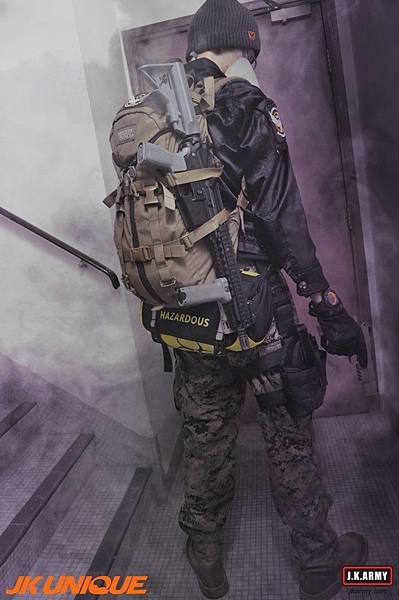 The-Division-Cosplaying-Game-Dark-Zone-Bag-_-HAZARDOUS-_-6.jpg