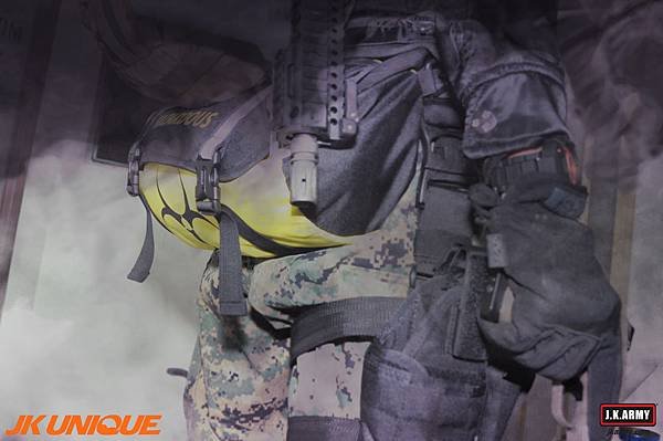 The-Division-Cosplaying-Game-Dark-Zone-Bag-_-HAZARDOUS-_-2.jpg