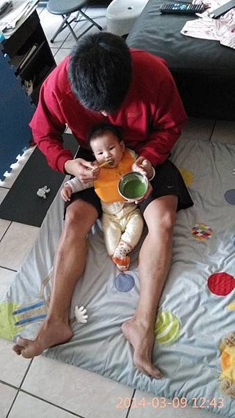 2014-03-09-小紅荳吃副食品