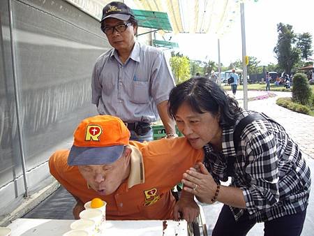 煥真哥嫂陪伴情