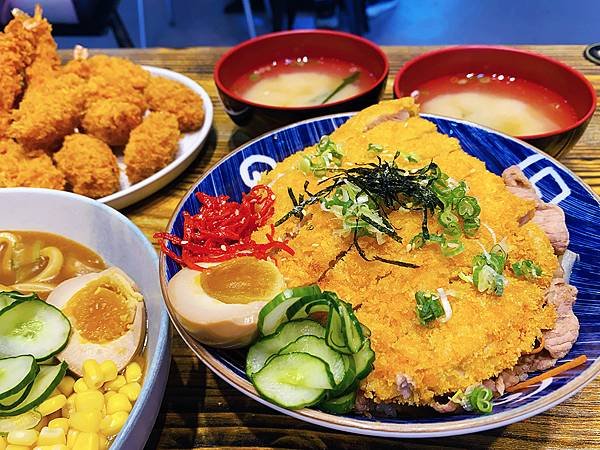 桃園美食│食在點-騷丼-相當有料，份量大，用料實在，雙拼丼飯+讚岐烏龍麵+炸牡蠣 CP值相當高-大竹美食廣場 蘆竹美食推薦-28.jpg