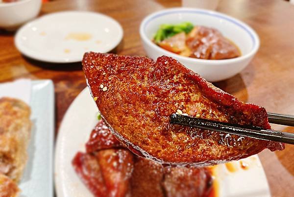 永康街美食│喫飯食堂-老字號台菜館，小桌也能吃大菜，招牌煎豬肝、招牌封肉超正點，永康街美食專屬巷弄台灣的美味-25.jpg