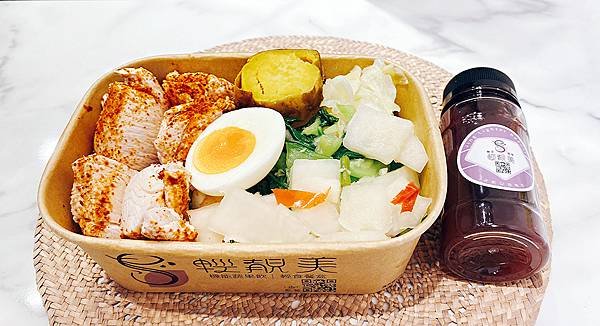 新店外送便當推薦《輕靚美》健康餐盒，健康機能蔬果飲結合輕食餐盒，瘦身又排毒-19.jpg