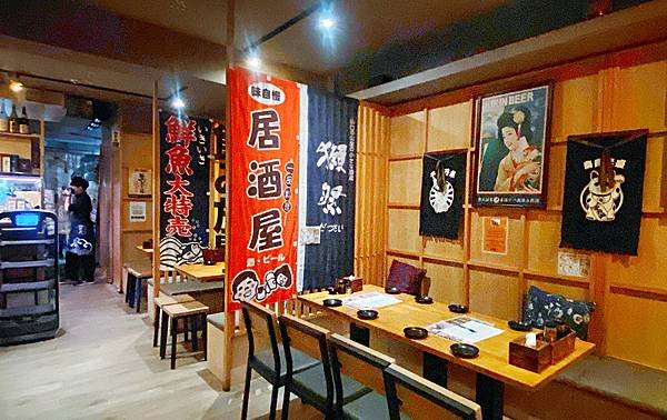 東區喝到飽餐廳│玖酒井食事町-啤酒暢飲、清酒暢飲、馬卡龍壽司、台北放題│東區居酒屋推薦-07.jpg