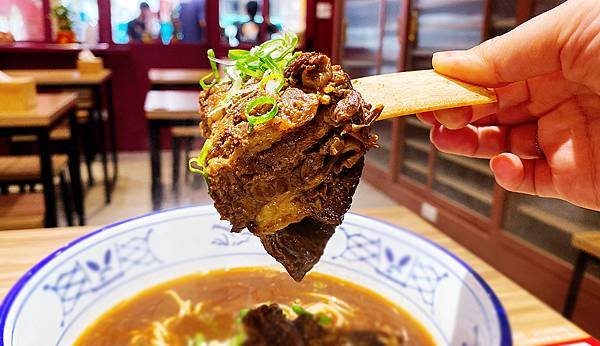 老福家常牛肉麵│吃麵送紅茶、珍奶、小菜，還可以裝滿外帶│土城牛肉麵推薦、板橋牛肉麵推薦、板橋土城美食推薦-43.jpg