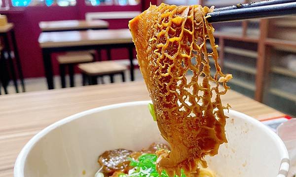 老福家常牛肉麵│吃麵送紅茶、珍奶、小菜，還可以裝滿外帶│土城牛肉麵推薦、板橋牛肉麵推薦、板橋土城美食推薦-55.jpg