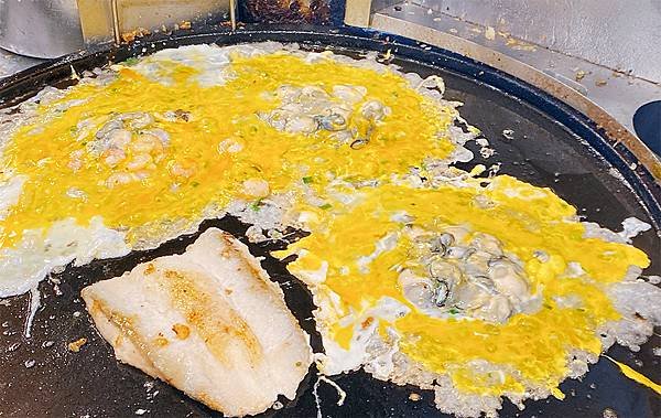 大橋頭美食推薦│延三夜市必吃蚵仔煎-東時鮮蚵(衝浪蚵仔)，大橋頭捷運站周邊美食，每日東石鮮蚵直送-19.jpg