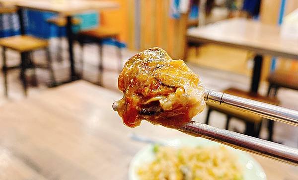 大橋頭美食推薦│延三夜市必吃蚵仔煎-東時鮮蚵(衝浪蚵仔)，大橋頭捷運站周邊美食，每日東石鮮蚵直送-54.jpg