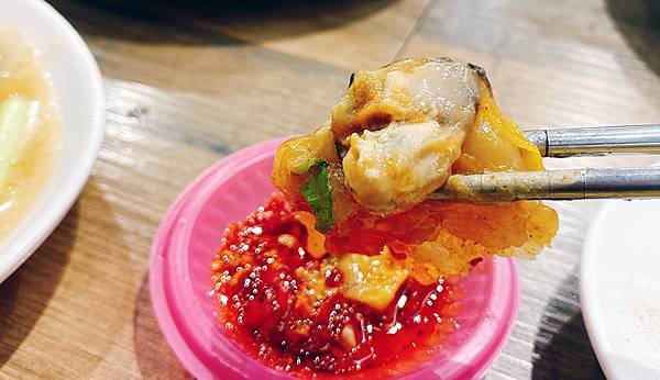 大橋頭美食推薦│延三夜市必吃蚵仔煎-東時鮮蚵(衝浪蚵仔)，大橋頭捷運站周邊美食，每日東石鮮蚵直送-53.jpg