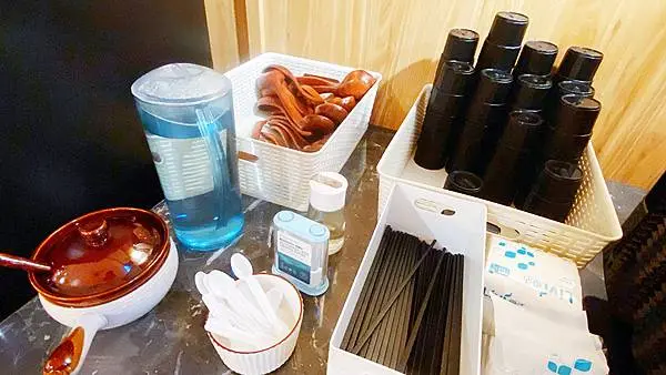 桃園牛肉麵推薦│集英會牛肉麵-武陵店，推宮廷麻辣牛肉麵，涼拌魚皮│桃園美食推薦-15.jpg