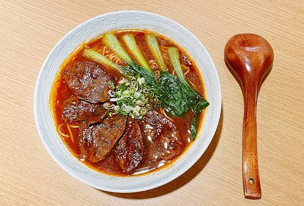 桃園牛肉麵推薦│集英會牛肉麵-武陵店，推宮廷麻辣牛肉麵，涼拌魚皮│桃園美食推薦-29.jpg